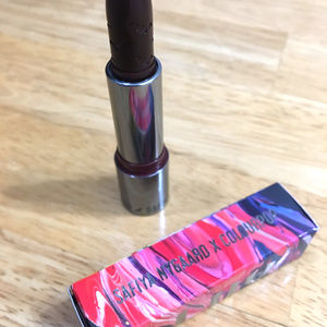 Safiya Nygaard x ColourPop 'screamer' lipstick